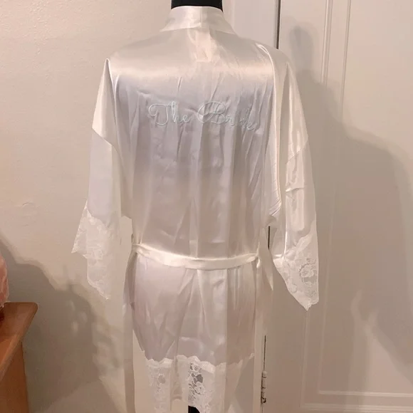 Bride Robe - Picture 6 of 7